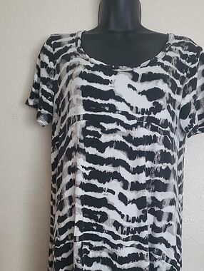 Premise Black and White Zebra-Print Short Sleeve Top
